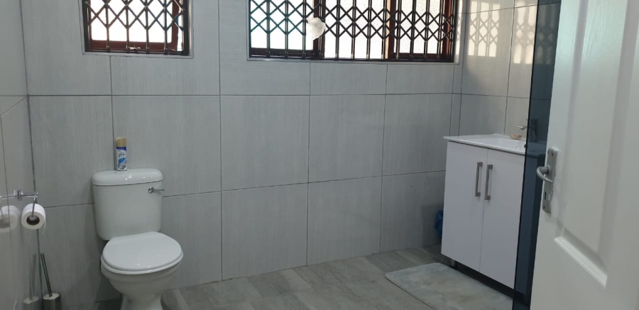 4 Bedroom Property for Sale in Umtentweni KwaZulu-Natal