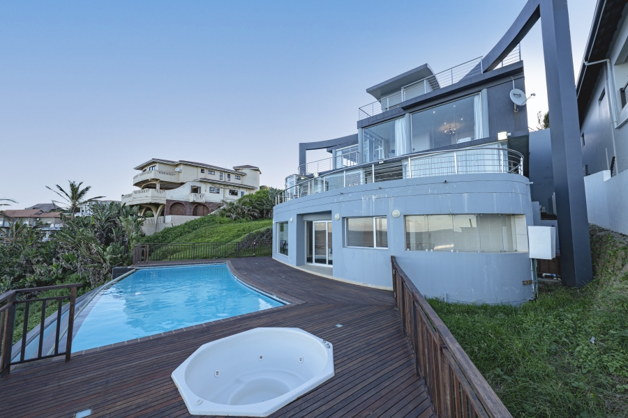 5 Bedroom Property for Sale in Tinley Manor KwaZulu-Natal
