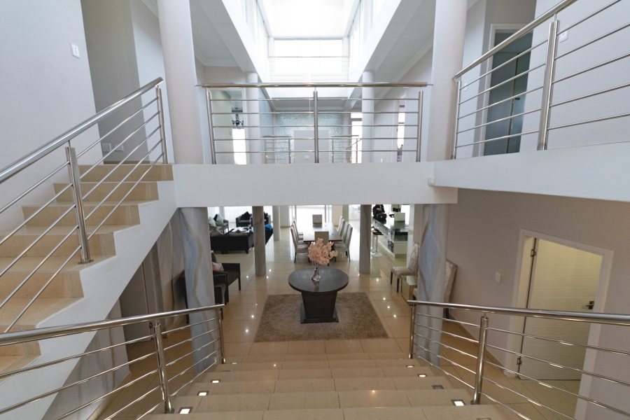 5 Bedroom Property for Sale in Tinley Manor KwaZulu-Natal