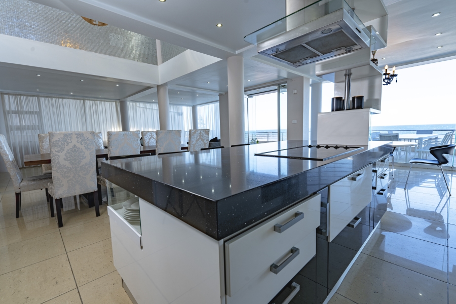 5 Bedroom Property for Sale in Tinley Manor KwaZulu-Natal