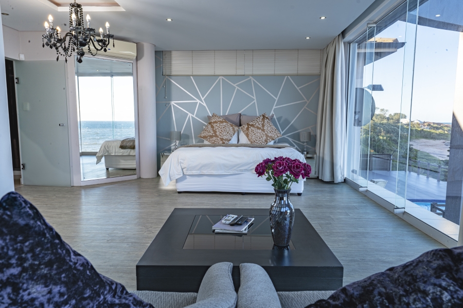 5 Bedroom Property for Sale in Tinley Manor KwaZulu-Natal