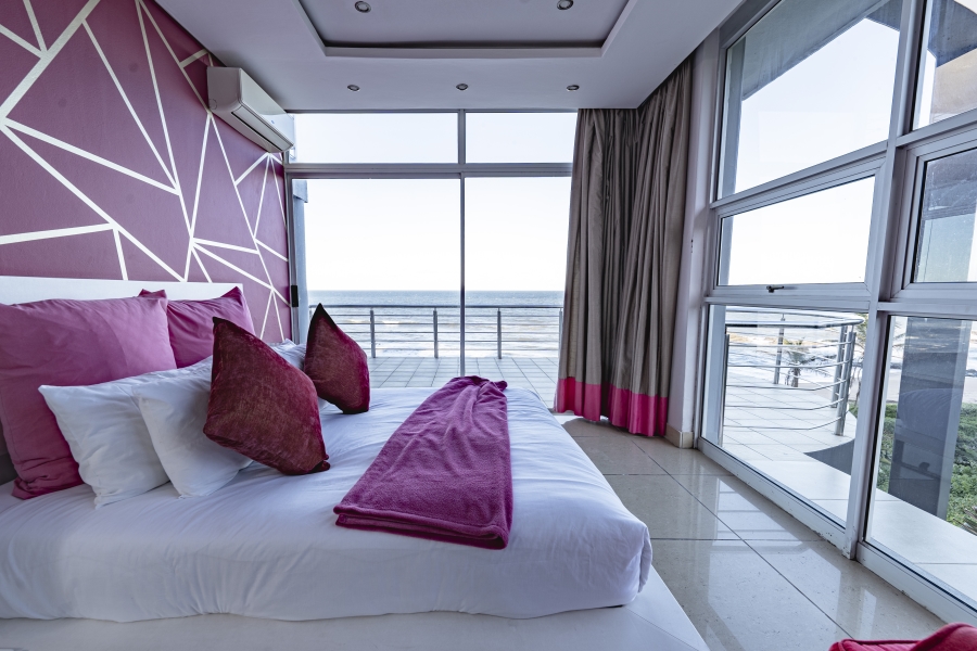 5 Bedroom Property for Sale in Tinley Manor KwaZulu-Natal