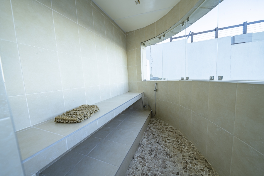 5 Bedroom Property for Sale in Tinley Manor KwaZulu-Natal