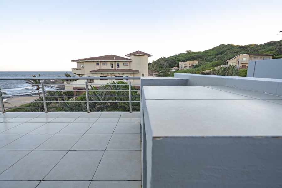 5 Bedroom Property for Sale in Tinley Manor KwaZulu-Natal