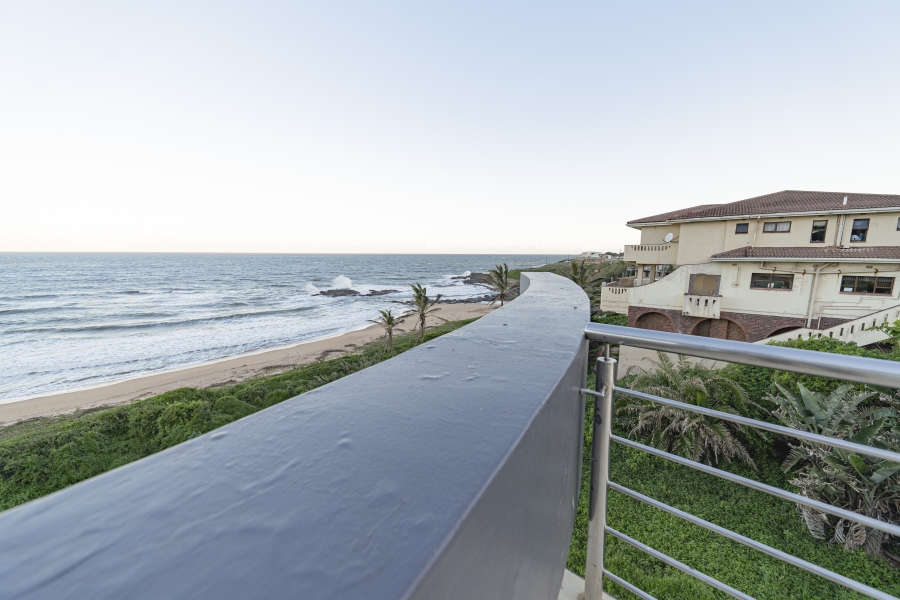 5 Bedroom Property for Sale in Tinley Manor KwaZulu-Natal