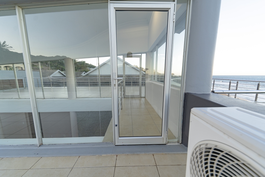 5 Bedroom Property for Sale in Tinley Manor KwaZulu-Natal