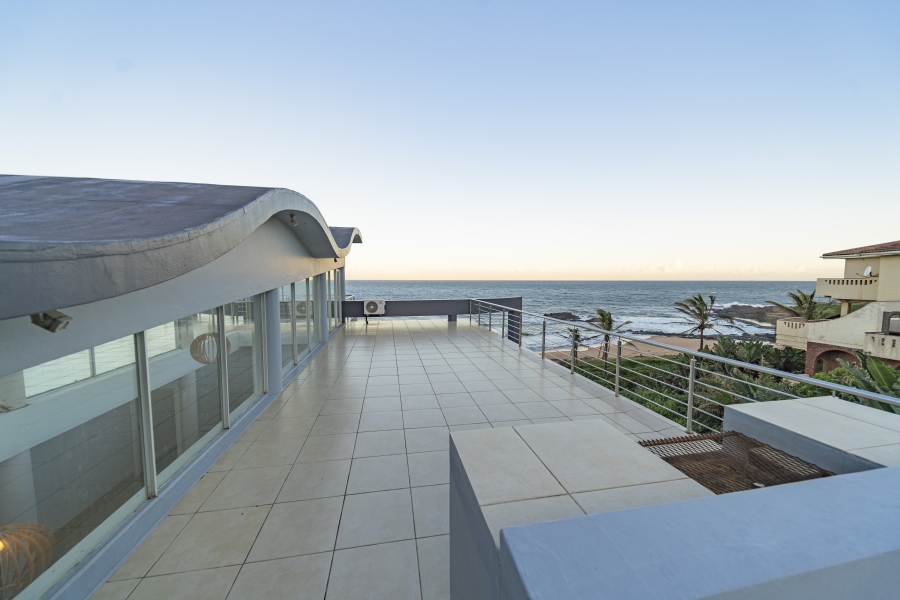 5 Bedroom Property for Sale in Tinley Manor KwaZulu-Natal