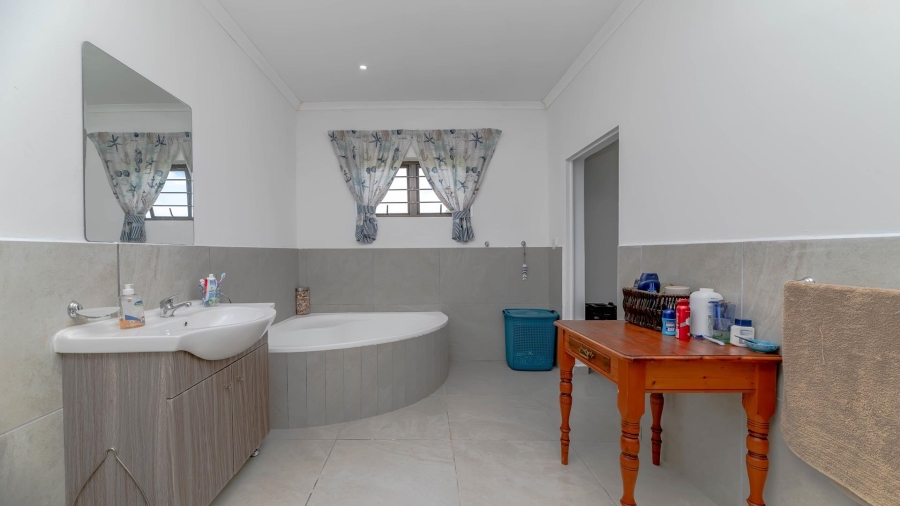 3 Bedroom Property for Sale in Tugela Mouth KwaZulu-Natal