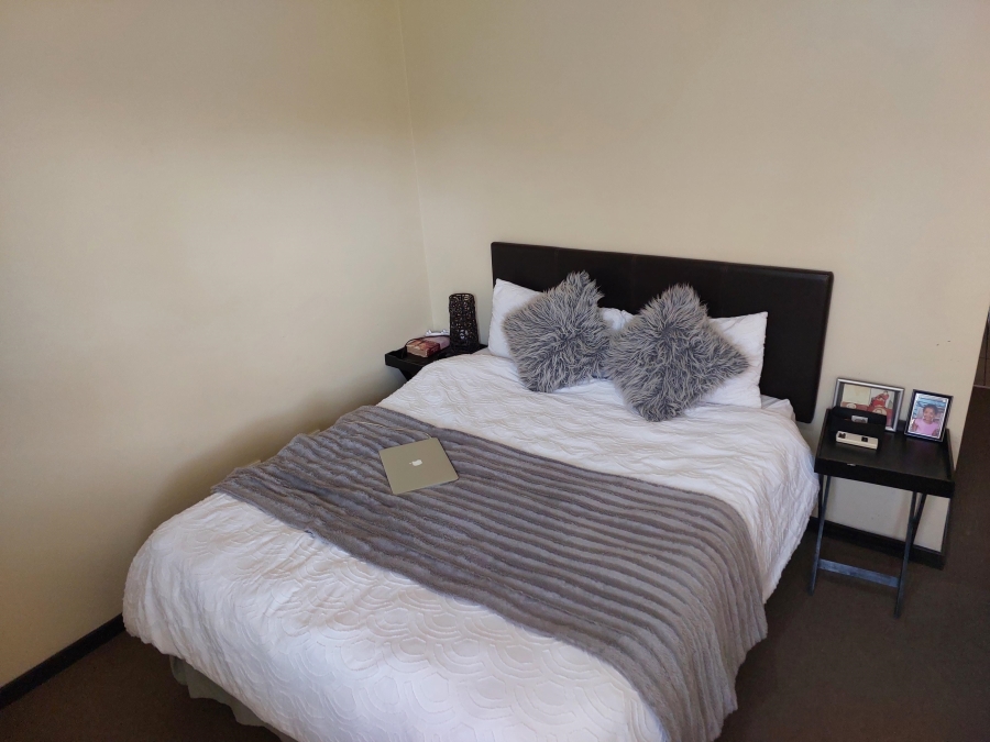 2 Bedroom Property for Sale in Sherwood KwaZulu-Natal