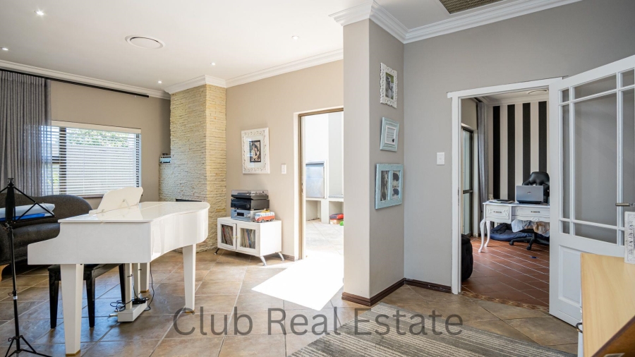 7 Bedroom Property for Sale in Willard Beach KwaZulu-Natal