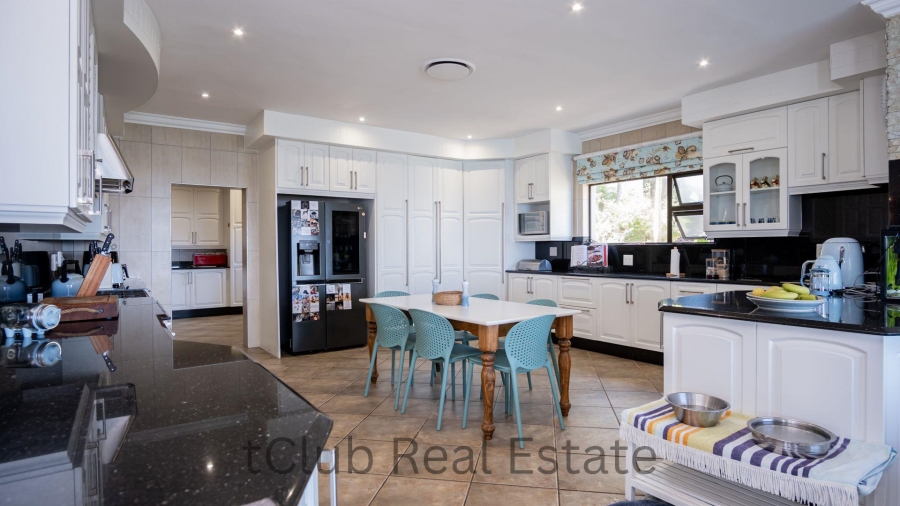 7 Bedroom Property for Sale in Willard Beach KwaZulu-Natal