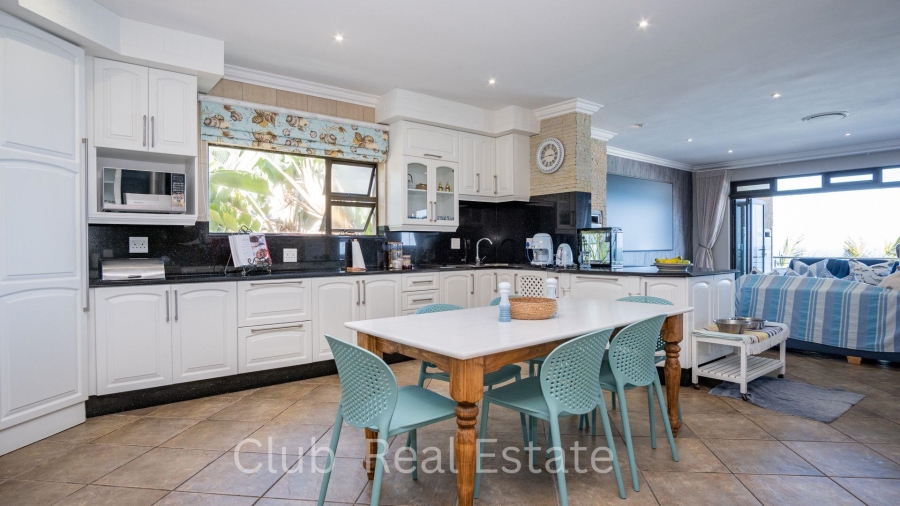 7 Bedroom Property for Sale in Willard Beach KwaZulu-Natal