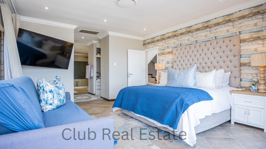 7 Bedroom Property for Sale in Willard Beach KwaZulu-Natal