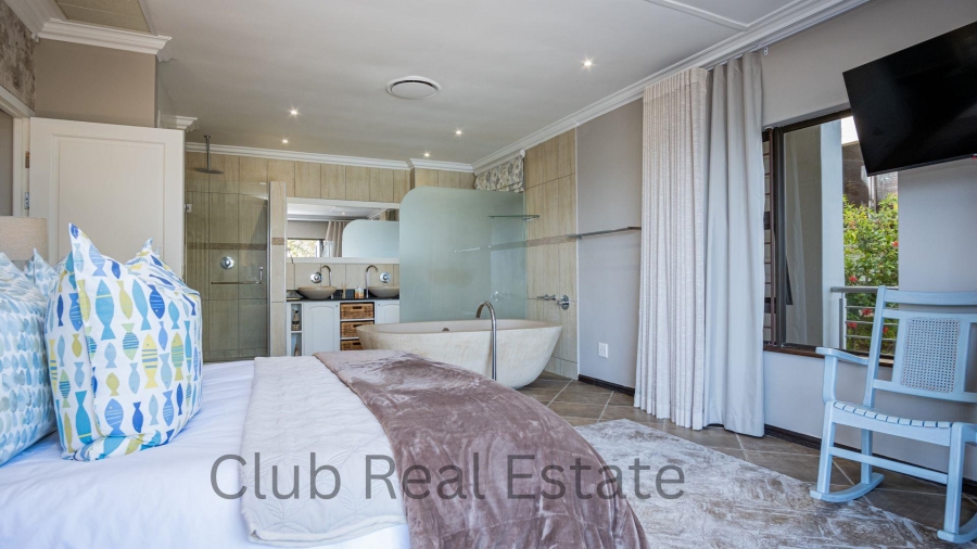 7 Bedroom Property for Sale in Willard Beach KwaZulu-Natal