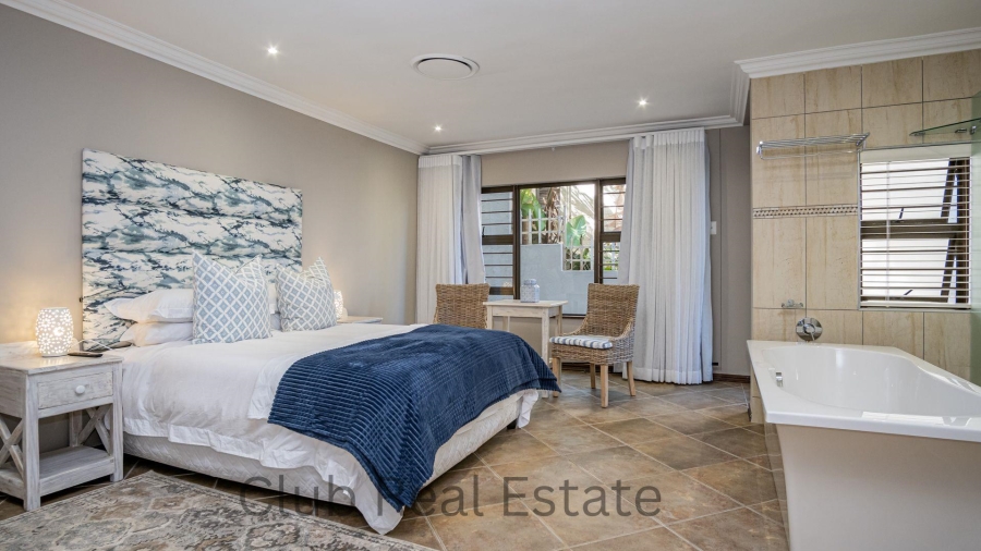 7 Bedroom Property for Sale in Willard Beach KwaZulu-Natal