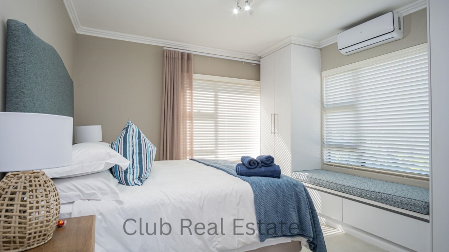 7 Bedroom Property for Sale in Willard Beach KwaZulu-Natal