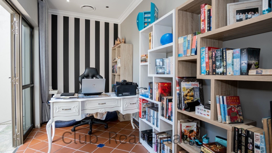 7 Bedroom Property for Sale in Willard Beach KwaZulu-Natal