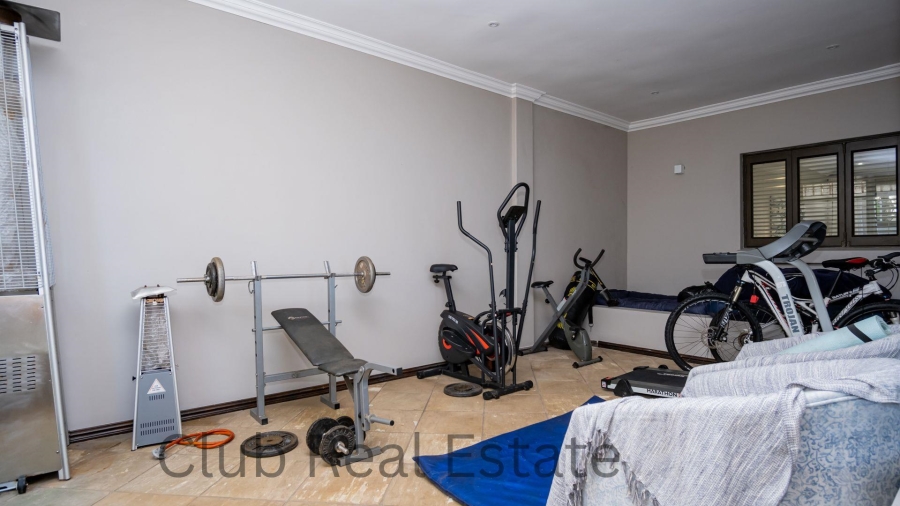 7 Bedroom Property for Sale in Willard Beach KwaZulu-Natal