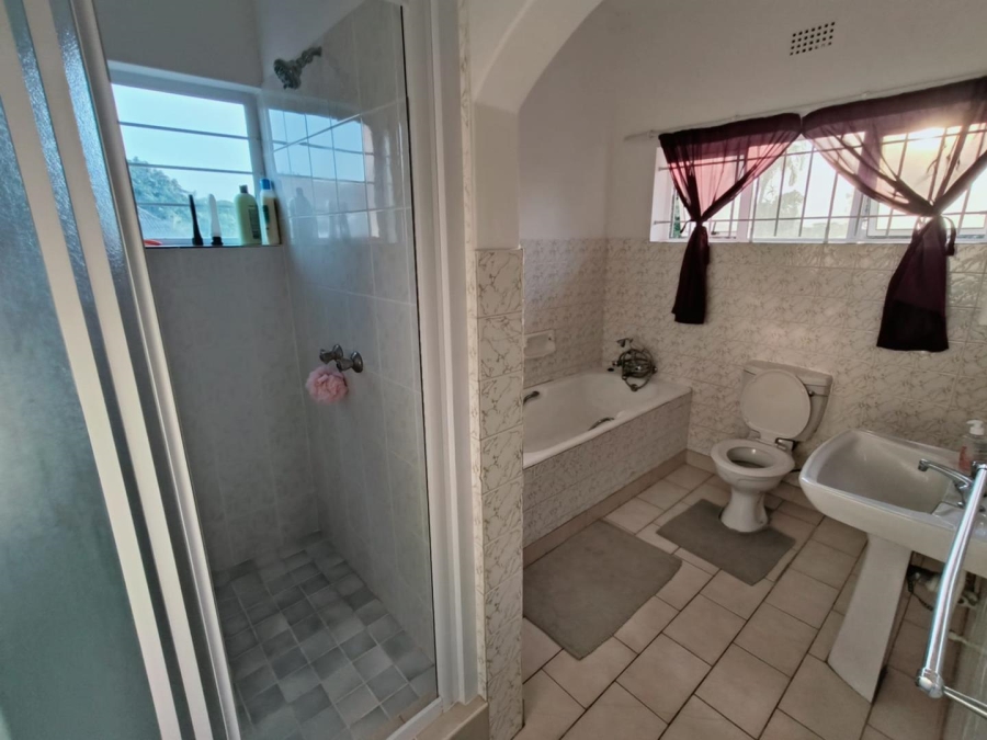 4 Bedroom Property for Sale in Meer En See KwaZulu-Natal