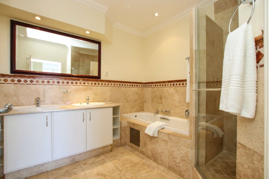 2 Bedroom Property for Sale in Umhlanga KwaZulu-Natal