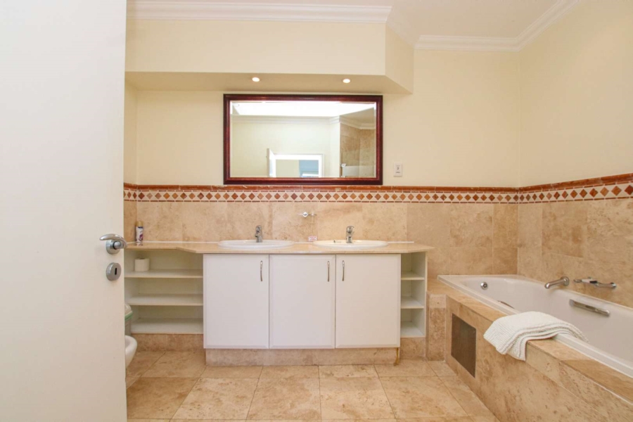 2 Bedroom Property for Sale in Umhlanga KwaZulu-Natal