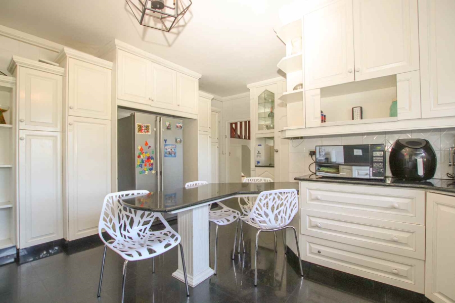 5 Bedroom Property for Sale in Umhlanga KwaZulu-Natal