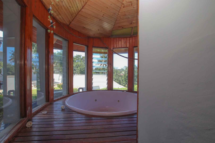 5 Bedroom Property for Sale in Umhlanga KwaZulu-Natal