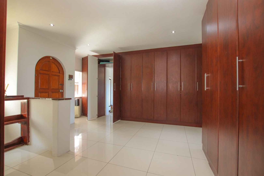5 Bedroom Property for Sale in Umhlanga KwaZulu-Natal
