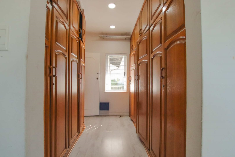 5 Bedroom Property for Sale in Umhlanga KwaZulu-Natal