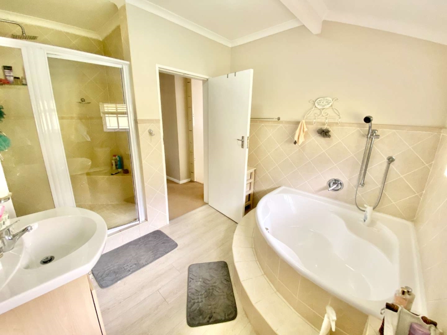 3 Bedroom Property for Sale in Sunningdale KwaZulu-Natal