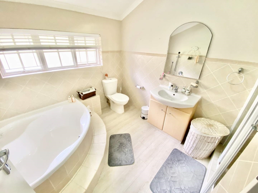 3 Bedroom Property for Sale in Sunningdale KwaZulu-Natal