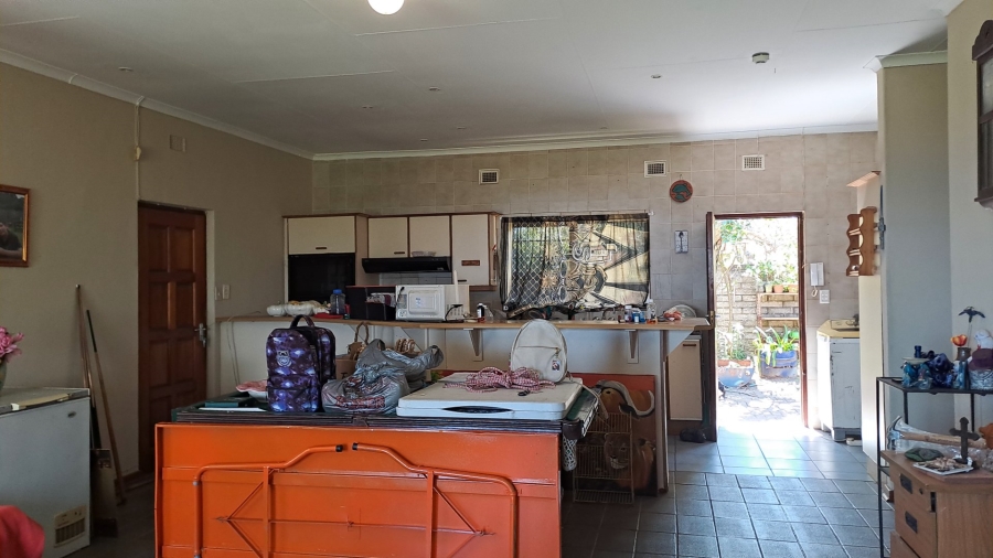 4 Bedroom Property for Sale in Port Edward KwaZulu-Natal
