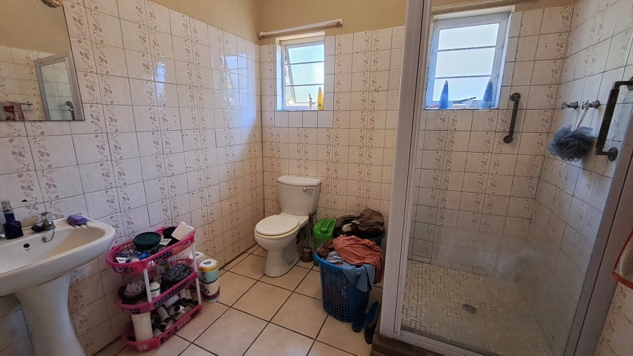 4 Bedroom Property for Sale in Port Edward KwaZulu-Natal