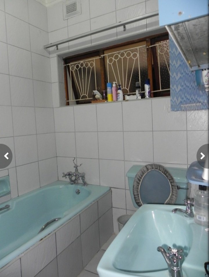 5 Bedroom Property for Sale in Lotusville KwaZulu-Natal