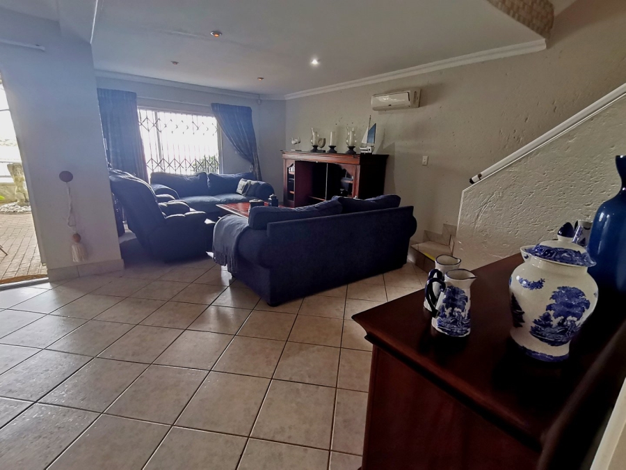 5 Bedroom Property for Sale in Ramsgate KwaZulu-Natal
