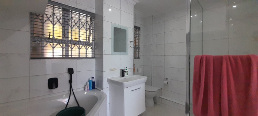 2 Bedroom Property for Sale in Umhlanga KwaZulu-Natal