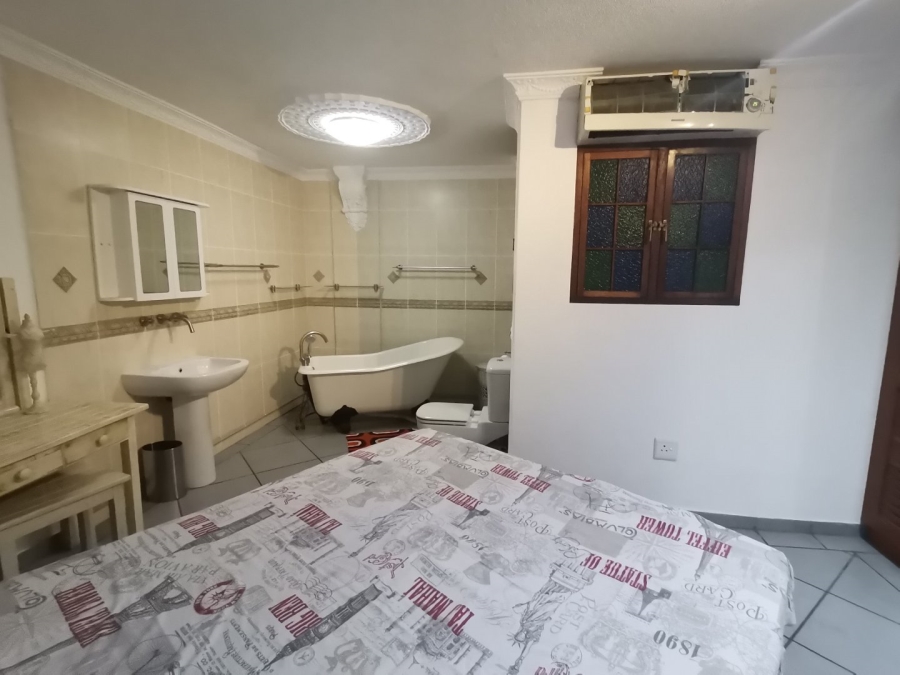 5 Bedroom Property for Sale in Margate KwaZulu-Natal