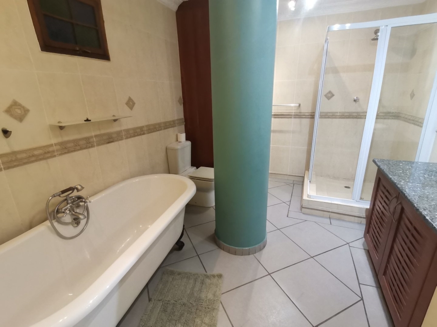 5 Bedroom Property for Sale in Margate KwaZulu-Natal