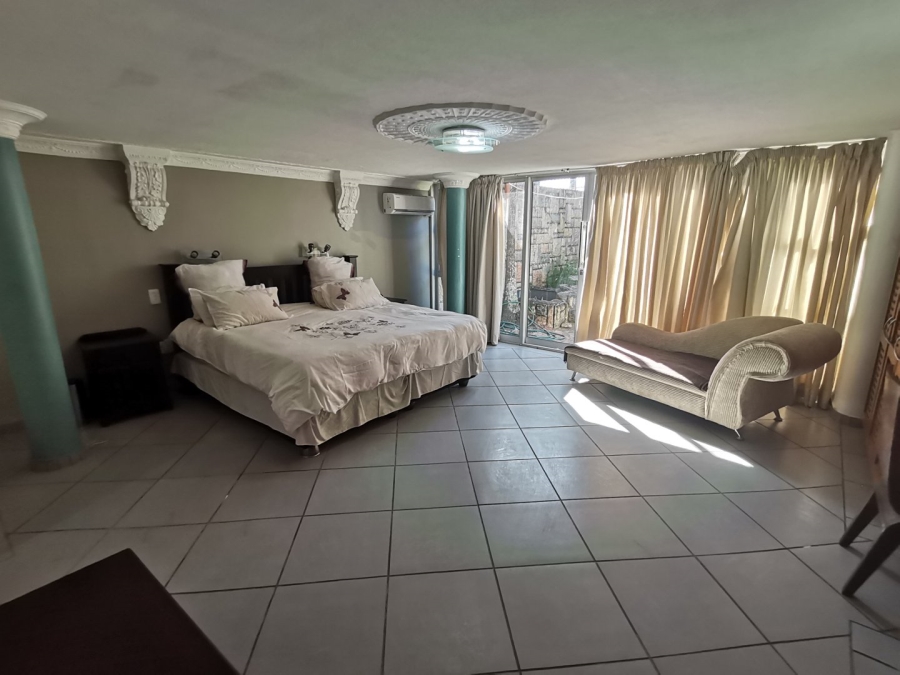5 Bedroom Property for Sale in Margate KwaZulu-Natal