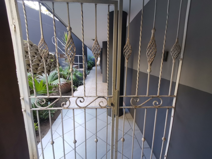 5 Bedroom Property for Sale in Margate KwaZulu-Natal