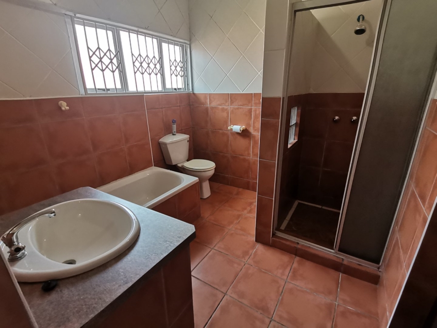 6 Bedroom Property for Sale in Oslo Beach KwaZulu-Natal