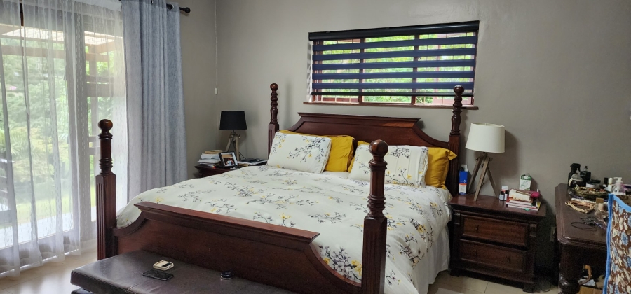 4 Bedroom Property for Sale in Umtentweni KwaZulu-Natal