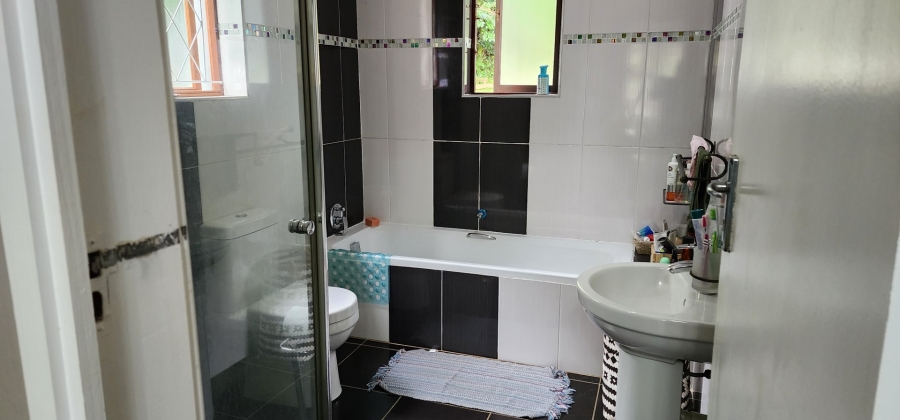 4 Bedroom Property for Sale in Umtentweni KwaZulu-Natal
