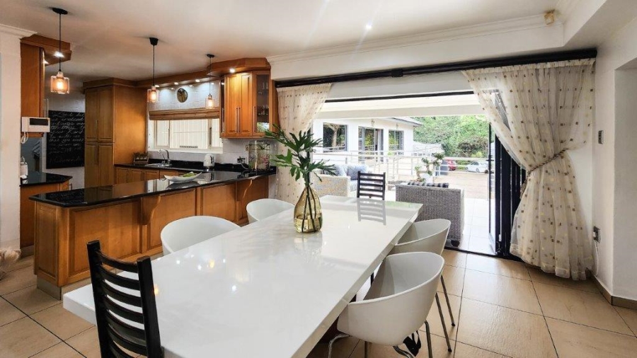 6 Bedroom Property for Sale in St Michaels On Sea KwaZulu-Natal