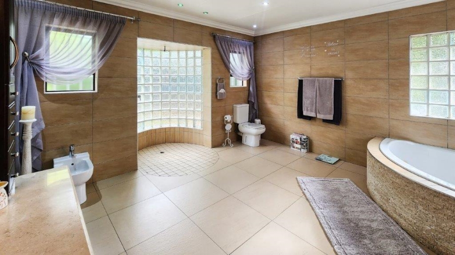 6 Bedroom Property for Sale in St Michaels On Sea KwaZulu-Natal