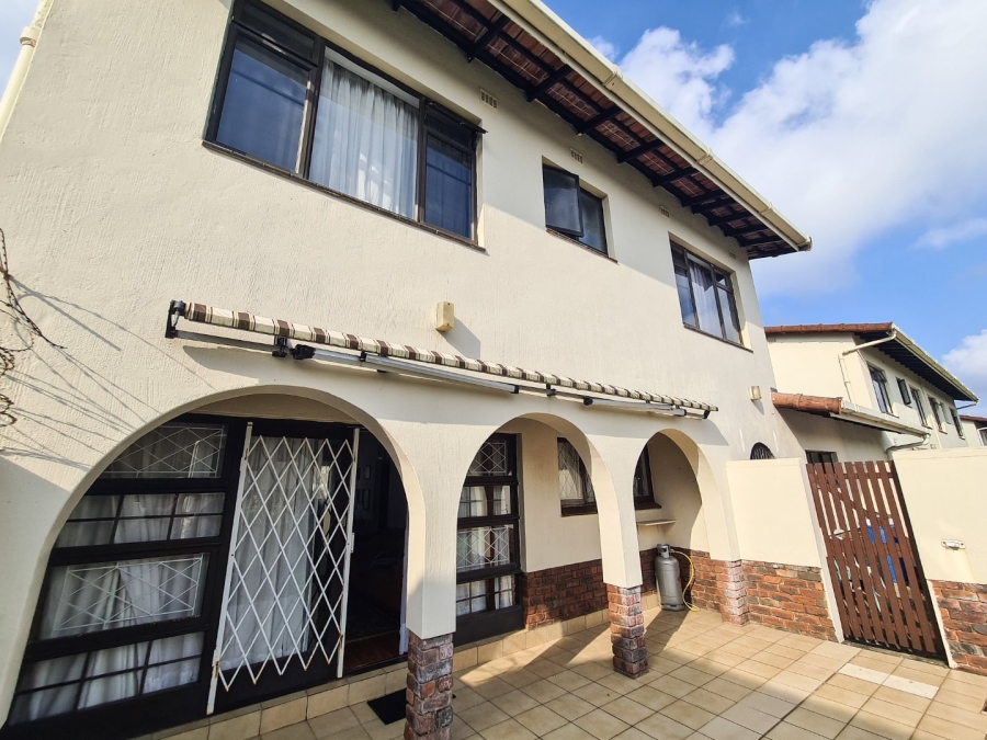 3 Bedroom Property for Sale in Umtentweni KwaZulu-Natal