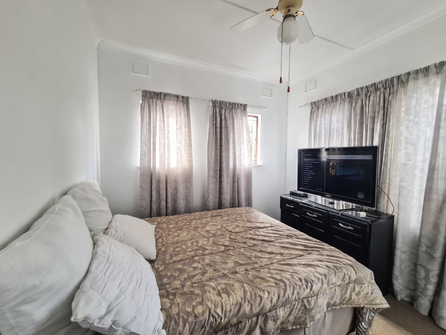 3 Bedroom Property for Sale in Umtentweni KwaZulu-Natal