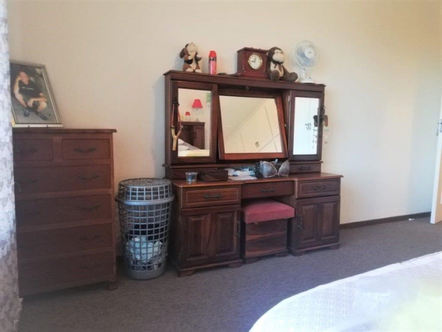 3 Bedroom Property for Sale in Umtentweni KwaZulu-Natal