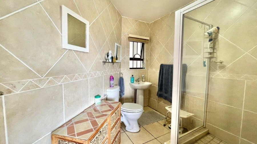 3 Bedroom Property for Sale in Uvongo KwaZulu-Natal