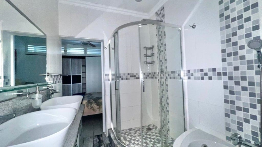 2 Bedroom Property for Sale in Shelly Beach KwaZulu-Natal